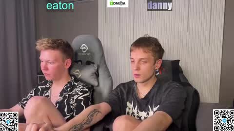 Snapshot of sky_hunter chatting on 05.15.26 sky_hunter online show from 05.15.26
