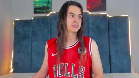 Santiago online show from 10.20.25