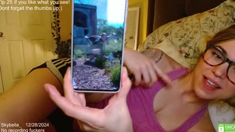 Snapshot of skybella_ chatting on 12.28.24 Skylar online show from 12.28.24