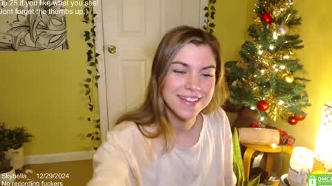 Snapshot of skybella_ chatting on 12.29.24 Skylar online show from 12.29.24