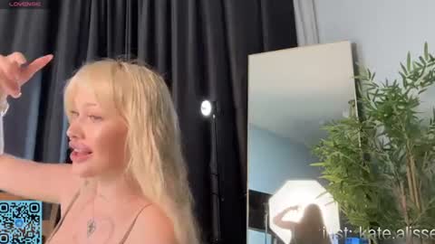 Skye online show from 07.31.26