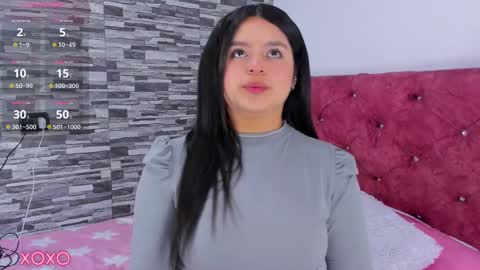 Snapshot of skyhotgirl chatting on 03.03.25 Sky online show from 03.03.25