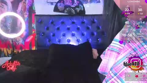 Snapshot of skyler__blue4 chatting on 06.17.26 blue online show from 06.17.26