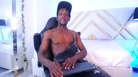 SKYLERBIGXXX online show from 10.28.25