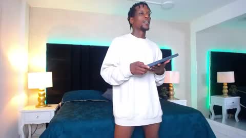 Snapshot of skylerbigxxx chatting on 07.07.26 SKYLERBIGXXX online show from 07.07.26