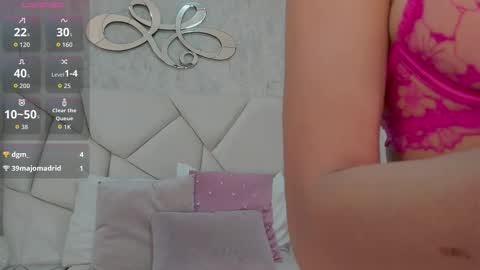 Snapshot of skylerwhite02 chatting on 11.25.25 Skyler online show from 11.25.25