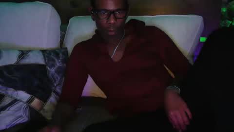 Snapshot of skyonetoo3 chatting on 02.21.25 skyonetoo3 online show from 02.21.25