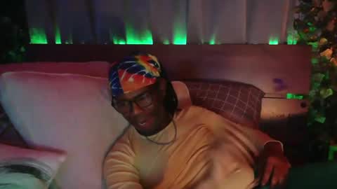 Snapshot of skyonetoo3 chatting on 02.27.25 skyonetoo3 online show from 02.27.25