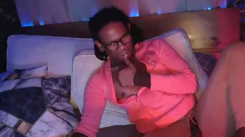 Snapshot of skyonetoo3 chatting on 03.02.25 skyonetoo3 online show from 03.02.25