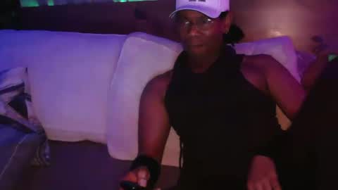 Snapshot of skyonetoo3 chatting on 03.03.25 skyonetoo3 online show from 03.03.25