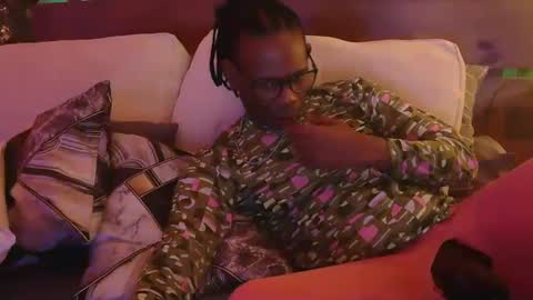 Snapshot of skyonetoo3 chatting on 03.05.25 skyonetoo3 online show from 03.05.25