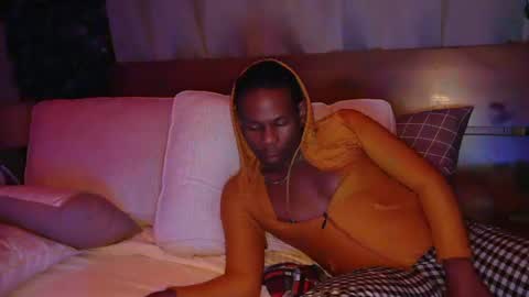 Snapshot of skyonetoo3 chatting on 03.06.25 skyonetoo3 online show from 03.06.25