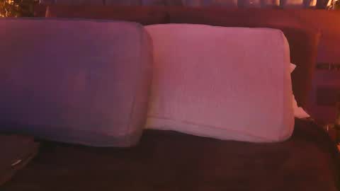 Snapshot of skyonetoo3 chatting on 09.08.25 skyonetoo3 online show from 09.08.25