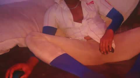 Snapshot of skyonetoo3 chatting on 09.11.25 skyonetoo3 online show from 09.11.25