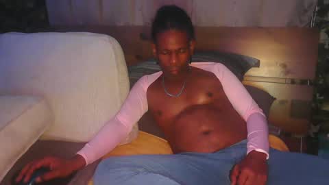 Snapshot of skyonetoo3 chatting on 09.24.25 skyonetoo3 online show from 09.24.25