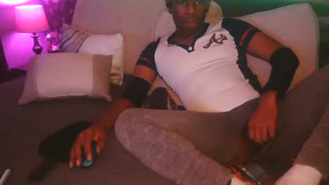 Snapshot of skyonetoo3 chatting on 11.03.25 skyonetoo3 online show from 11.03.25