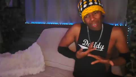 Snapshot of skyonetoo3 chatting on 11.11.25 skyonetoo3 online show from 11.11.25