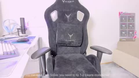 Snapshot of skyqueeni chatting on 11.25.25 Nastya online show from 11.25.25