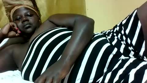 Snapshot of skyra1 chatting on 01.20.25 skyra1 online show from 01.20.25