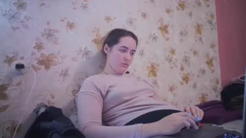 skyressie333 online show from 12.15.24