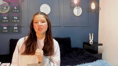 Snapshot of skyy_bloom chatting on 11.24.25 Sky online show from 11.24.25