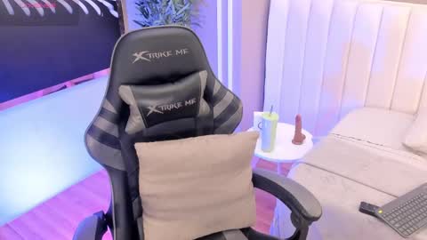 Snapshot of skyylee_ chatting on 03.27.26 abby online show from 03.27.26
