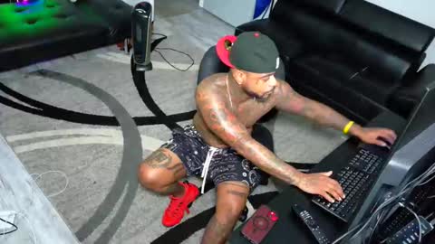 Snapshot of slangondemhoes chatting on 12.22.25 nasty twitter KASHCARTERATL online show from 12.22.25