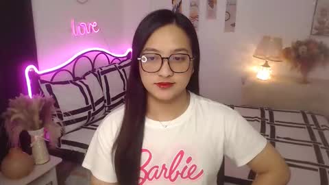 Snapshot of slave_amanda69 chatting on 11.25.25 Queen Cyrine online show from 11.25.25