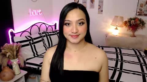 Snapshot of slave_amanda69 chatting on 12.01.25 Queen Cyrine online show from 12.01.25