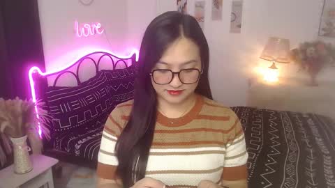 Snapshot of slave_amanda69 chatting on 12.16.25 Queen Cyrine online show from 12.16.25