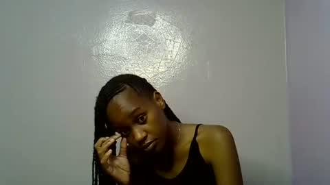 Snapshot of slim_alicia chatting on 10.05.25 Alicia online show from 10.05.25