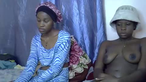 Snapshot of slim_alicia chatting on 10.25.25 Alicia online show from 10.25.25