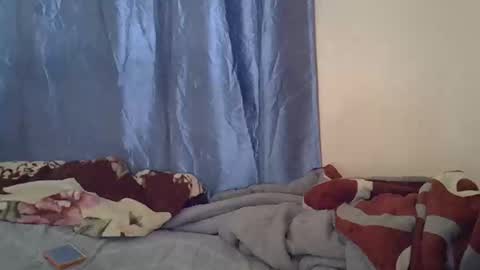 Snapshot of slim_alicia chatting on 11.08.25 Alicia online show from 11.08.25