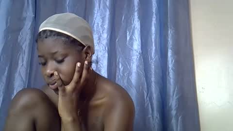 Snapshot of slim_alicia chatting on 11.14.25 Alicia online show from 11.14.25