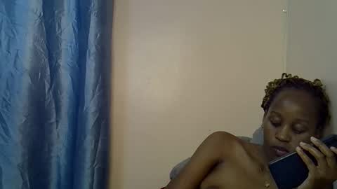 Snapshot of slim_alicia chatting on 11.21.25 Alicia online show from 11.21.25