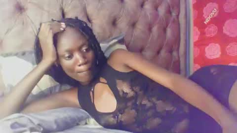Snapshot of slim_ebony2006 chatting on 09.26.25 Anna online show from 09.26.25