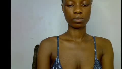 Snapshot of slim_petitqueen chatting on 05.25.26 Alice online show from 05.25.26