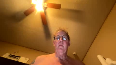 Snapshot of slimjim061560 chatting on 05.15.26 slimjim061560 online show from 05.15.26