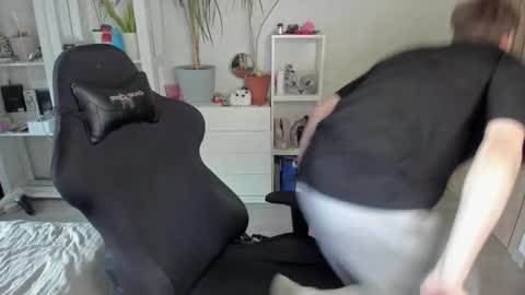 Mila online show from 03.04.25