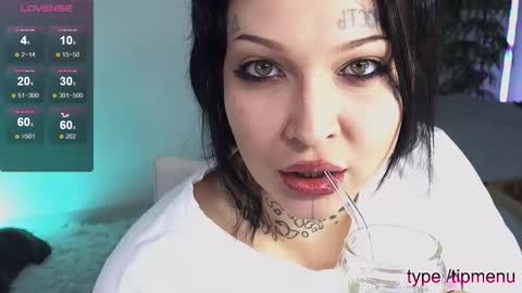 Kira Khanina online show from 11.17.25