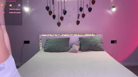 Lola and Li -  online show from 02.15.26