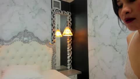 Paola  online show from 10.04.25