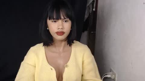 Snapshot of sluttysweet_jennifer chatting on 12.15.25 Jennifer online show from 12.15.25