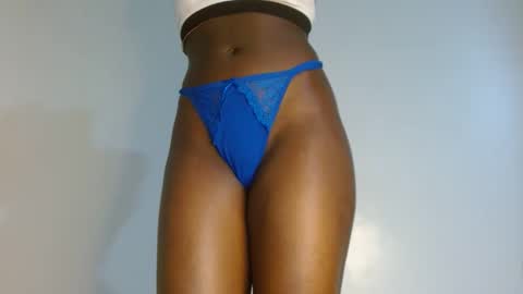 Snapshot of sly_rose chatting on 10.27.25 sly_rose online show from 10.27.25