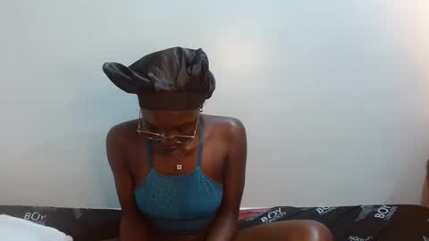 Snapshot of sly_rose chatting on 11.12.25 sly_rose online show from 11.12.25