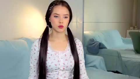 Lily online show from 09.16.25