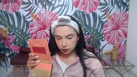 Snapshot of small__naughty chatting on 04.17.26 Mariana Torres online show from 04.17.26