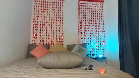 Snapshot of smalldoll7 chatting on 02.12.26 Arianna online show from 02.12.26