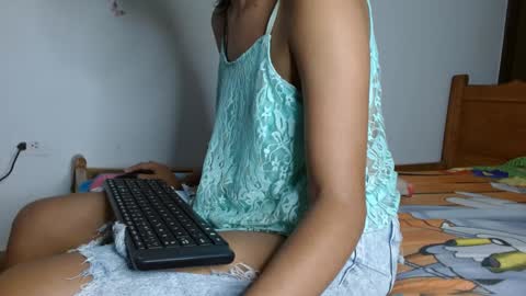 smallflorecita online show from 01.04.25