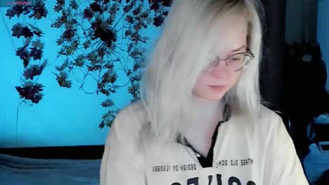 smallimpmeili online show from 11.01.25